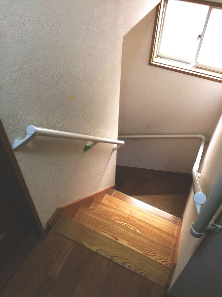 階段手すりの取付工事（パナソニック）ホワイト