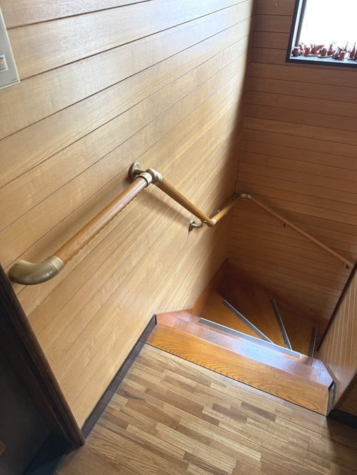 階段外側壁の手すり(取付例02上)