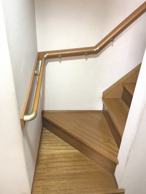 補強板80使用の階段手すり(取付例04下)