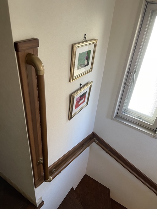 補強板110使用の階段手すり(取付例05上)