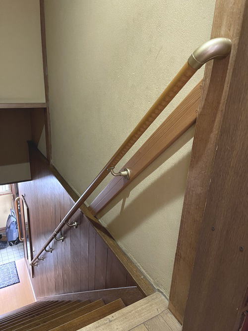 直線階段手すり補強板部分使用(取付例09)