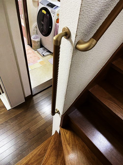 階段たて手すり(取付例11)